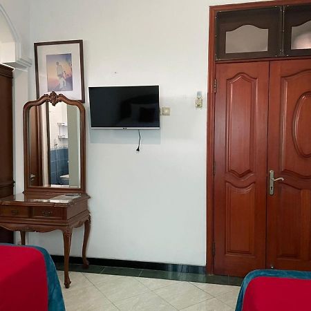 Reddoorz Syariah @ Karang Pilang Hotel Karangpilang Eksteriør billede