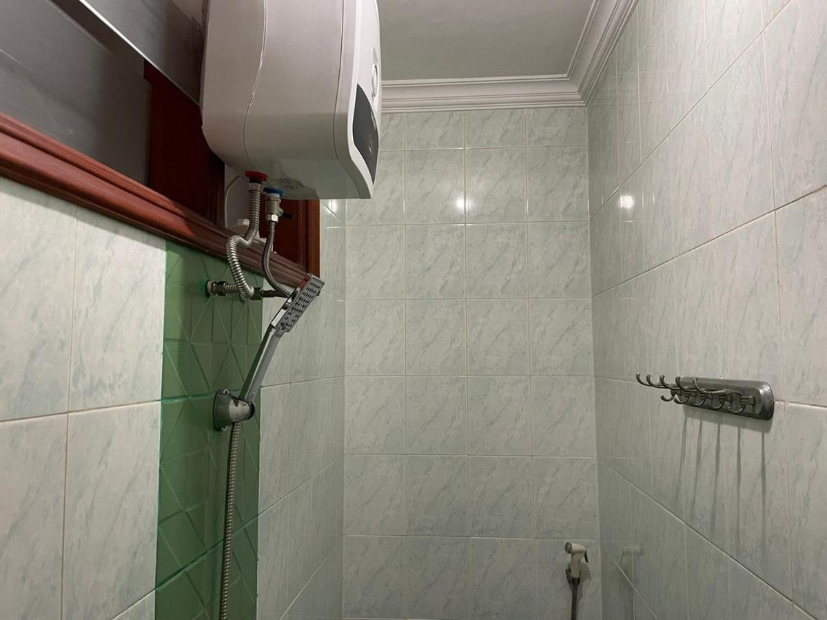 Reddoorz Syariah @ Karang Pilang Hotel Karangpilang Eksteriør billede